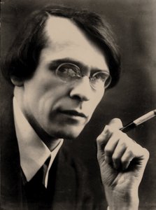 Vladislav Khodassevitch - 詩人 Vladislav Khodasevich (1886-1939) の肖像、Shumov、Pyotr Ivanovich (1872-1936) 作。 写真家、1920年代末。 プライベートコレクション 作： Pyotr Ivanovich Shumov