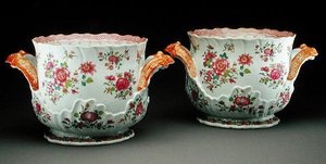 一対のファミーユ・ローズ・ワインクーラー、1775年頃（磁器） 作： Qing Dynasty Chinese School