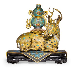 横臥した鹿のペア（金銅と七宝焼のエナメル） 作： Qing Dynasty   Qianlong Period Chinese