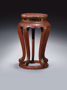 Jardinière（ゴールド、ブラウン、グリーンのディテールが施された赤のラッカー仕上げ） 作： Qing Dynasty Chinese School