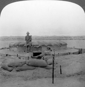 ユニークな砂のブロックハウス、南西アフリカ、第一次世界大戦、c1915 作： Realistic Travels Publishers