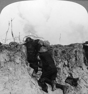 前方ポストの砲兵監視将校、フランス、第一次世界大戦、1914-1918。 作： Realistic Travels Publishers