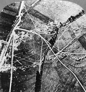 8000フィートからのヒンデンブルク線、フランス、第一次世界大戦、c1916-c1918 作： Realistic Travels Publishers