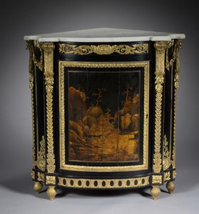 コーナー・キャビネット 1765-1770年頃（黒檀の突板、漆、金銅製のマウント 作： Rene Dubois