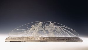 珍しいガラス製の照明器具「Two Horsemen 作： Rene Jules Lalique