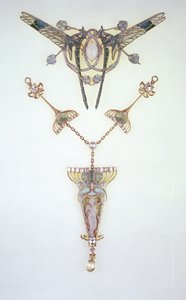 ラリックの髪飾りとフィリップウォルファースのペンダント（1858-1929） 作： Rene Jules Lalique