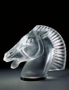 ロンシャンのラジエターキャップ 作： Rene Jules Lalique