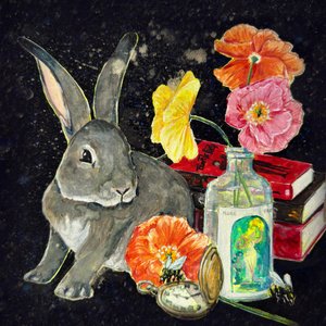 遊び心あふれるウサギの静物画 作： Renee Machan Cottagecore Artist