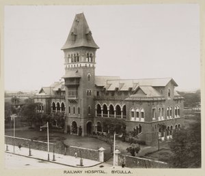 病院 バイクラ鉄道病院、インド、1930年頃 作： John Pardon
