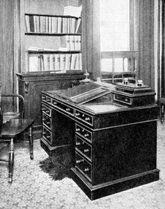 チャールズディケンズの椅子と机。1923年にガズヒルで使用された。
