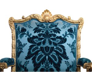 ジョージ3世の金箔のアームチェアのペアの1つ 作： Robert Adam