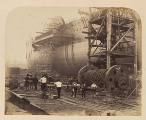 1857 年 11 月 18 日、グレート イースタンの発射鎖のそばで働く人々。 作： Robert Howlett