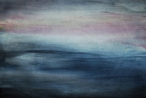 夕暮れの海の水平線
