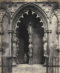 リッチフィールド大聖堂、中央扉、西ポーチ 作： Roger Fenton