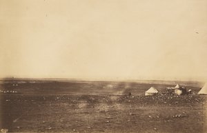 セバストーポルの高原 VIII. 作： Roger Fenton