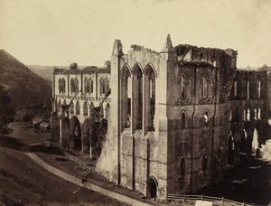 リーヴォ修道院、北トランセプト、1854 年。 作： Roger Fenton