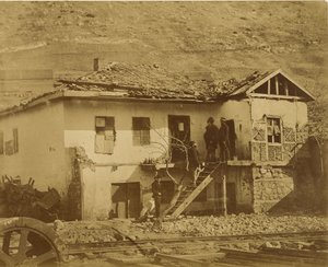 旧郵便局、バラクラヴァ。 作： Roger Fenton