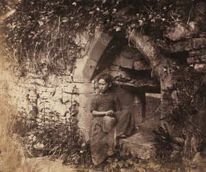 ティンターン修道院 作： Roger Fenton
