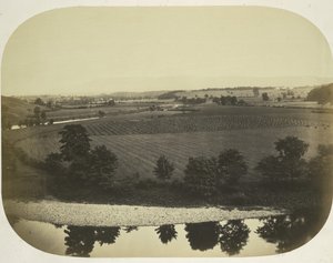 リブルの谷とペンドルの丘、1859 年。 作： Roger Fenton