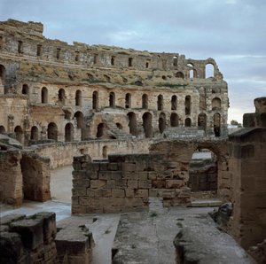 エル・ジェムの円形闘技場、紀元後238年頃 作： Roman