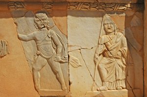 ローマ劇場のプロセニアムに描かれたバスレリーフ リビア、サブラタ、紀元後2世紀 作： Roman