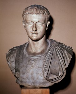 カリギュラの胸像（大理石彫刻 作： Roman