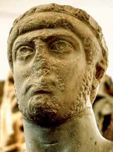皇帝グラティアヌスの胸像 作： Roman