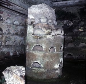 Columbarium - ローマのScipioniの墓。 作： Roman
