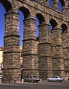 ローマ時代の水道橋のディテール（写真 作： Roman