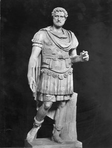アントニヌス・ピウス皇帝 (AD 86-161) (大理石) (白黒写真) 作： Roman