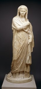 西暦2世紀の女性の姿（大理石） 作： Roman