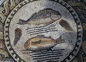 魚、ローマの都市ヴォルビリスのモザイク（ユネスコ世界遺産登録
