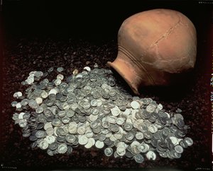 ローマ時代の銀貨をため込んだ壺、フォルカーク出土、紀元3世紀半ば 作： Roman