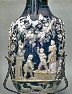 葡萄の収穫をするエロスを描いた青い花瓶と呼ばれる小さなアンフォラ 作： Roman