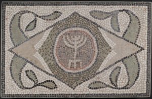 メノラーのモザイク、西暦6世紀（石とモルタル） 作： Roman