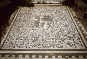ディオニュソスとアリアンの家の舗道モザイク 2世紀（写真撮影 作： Roman