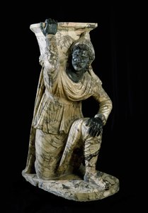 ペルシャの召使像が跪く。ペルガモ派の影響を受けたローマの大理石彫刻。西暦170-180年。ディム。164 cm ナポリ国立考古学博物館 作： Roman