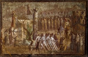 ローマのアート。"Tabula Iliaca" トロイの木馬の入場。カサンドラが対抗しようとする中、トロイア人が馬を城壁に引き寄せている。ポンペイのフレスコ画。ナポリ、ナツィオナル考古学博物館 作： Roman