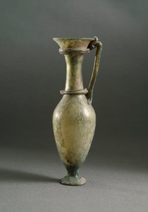 ローマ美術：アンプリアスのガラス製花瓶 作： Roman