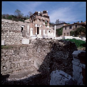 ローマ美術：キャピトル（capitolium）の眺め、紀元73年、イタリア・ブレシア 作： Roman