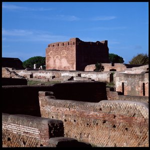 ローマ美術：オスティアの考古遺跡、議事堂跡の風景