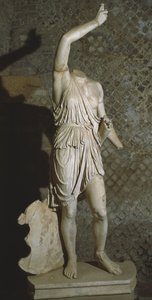アマゾンの像、フィディアスのオリジナルのローマのコピー（大理石 作： Roman