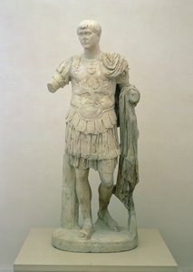 トラヤヌス帝像（c.53-117）アントナイン期、西暦120年頃（ペンテリコン大理石製 作： Roman