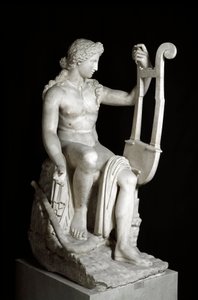 竪琴を持つアポロ（Apollo Lyricine） ギリシャの原型を模したローマの大理石彫刻。紀元前3世紀。ローマ、ローマ国立博物館（パラッツォ・マッシモ・アッレ・テルメ）。 作： Roman