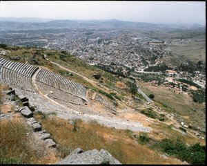劇場の様子 作： Roman