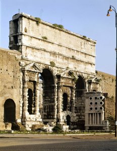 マッジョーレ門（メジャー）の眺め、ここはクロードの水道橋が38apで終わっている地点。JC。ローマ 作： Roman