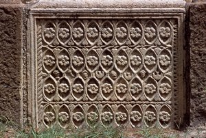 彫刻が施された装飾が施された建築物、高帝国時代（紀元前27年〜395年） 作： Roman Imperial Period