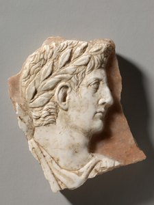 皇帝アウグストゥスの肖像入りカメオ 作： Roman Imperial Period