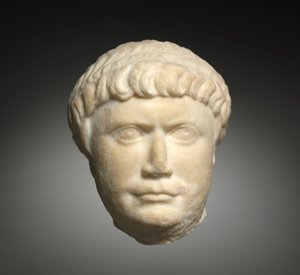 トラジャンの頭部 作： Roman Imperial Period