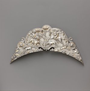 大きな皿の銀製の柄、西暦2〜3世紀前半（銀と金） 作： Roman Imperial Period